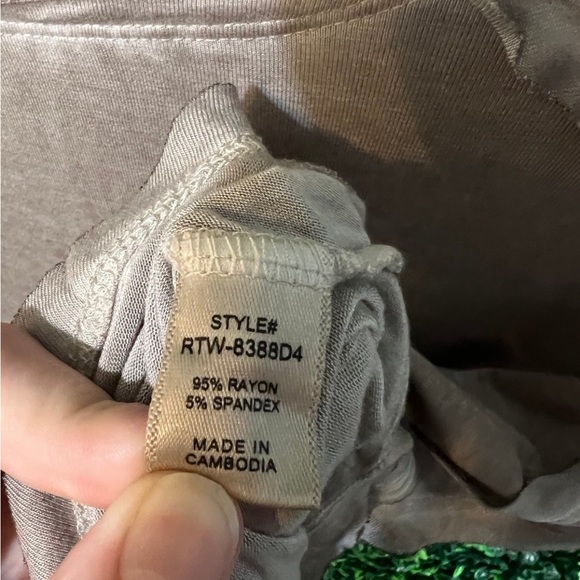 Zenana Washed Ultra Soft Jersey Reverse Seam Tee - Medium NEW - Picture 6 of 6